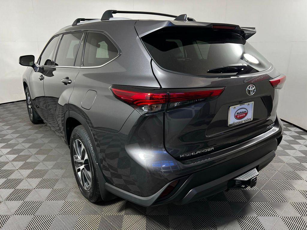 used 2022 Toyota Highlander car, priced at $38,878