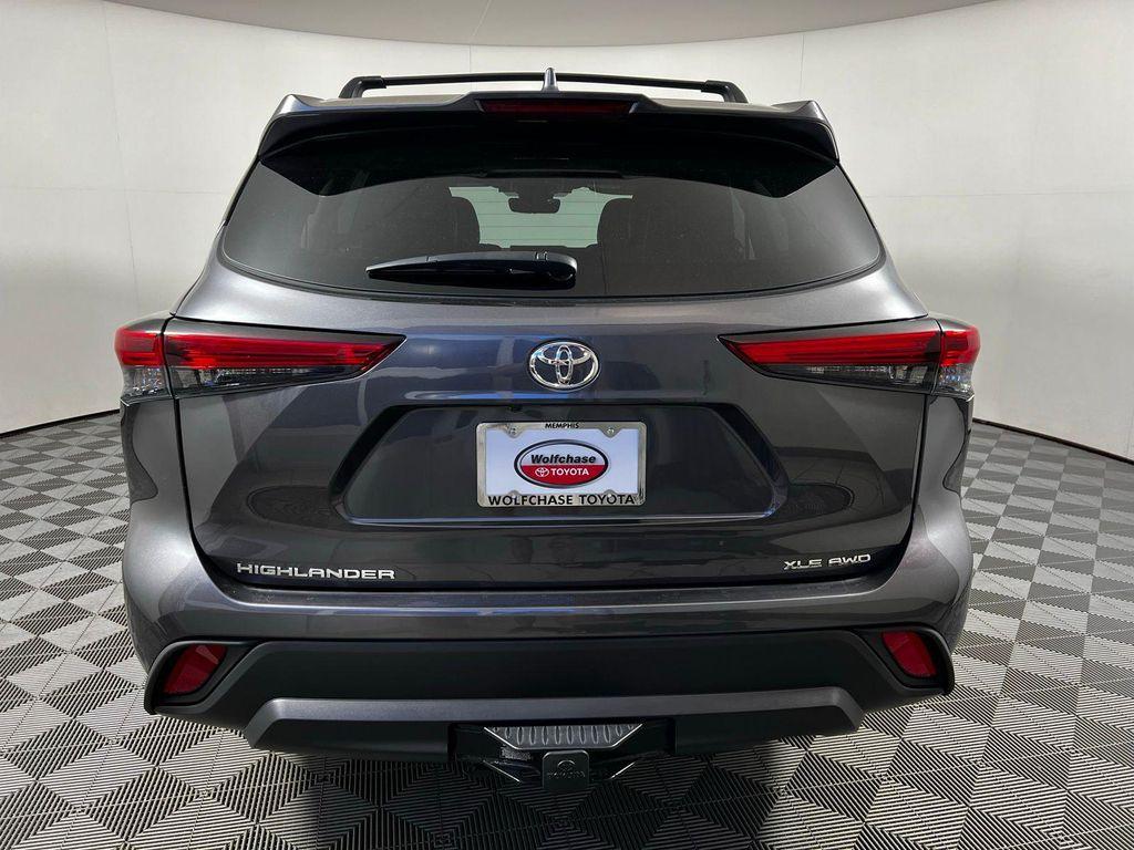 used 2022 Toyota Highlander car, priced at $38,878