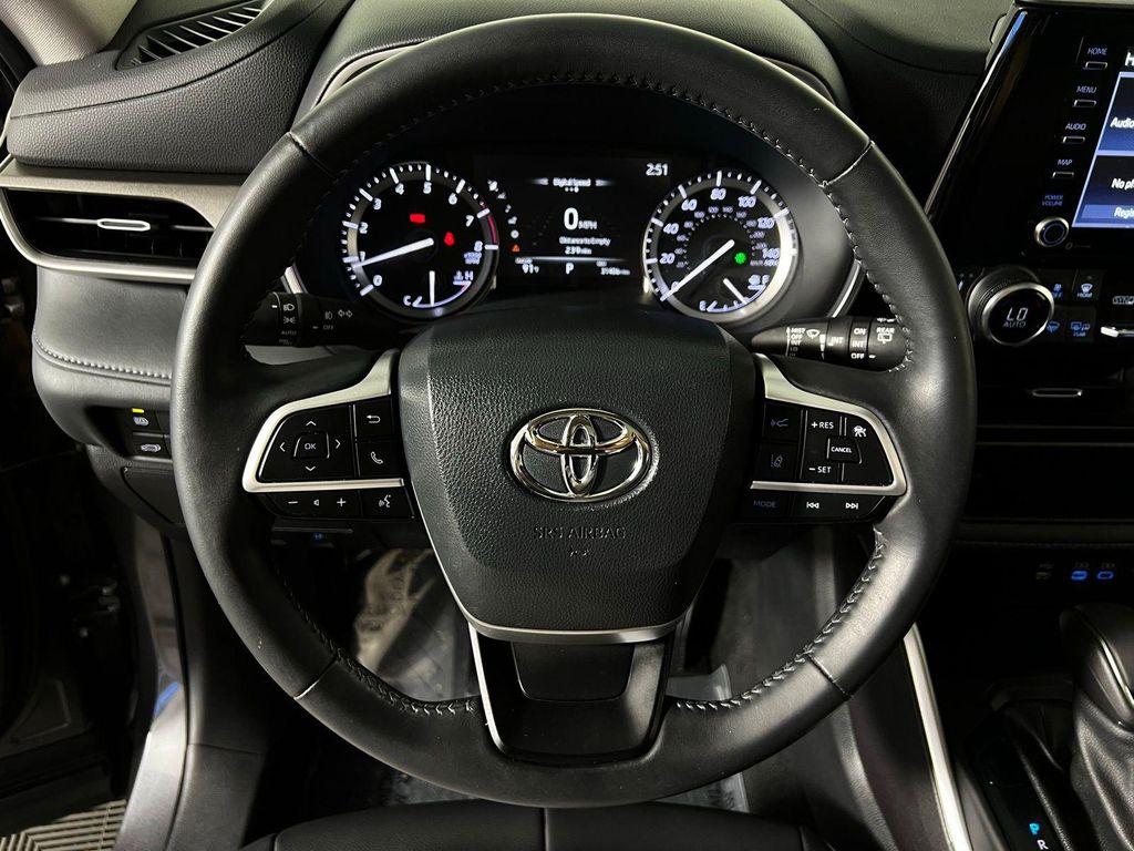 used 2022 Toyota Highlander car, priced at $38,878