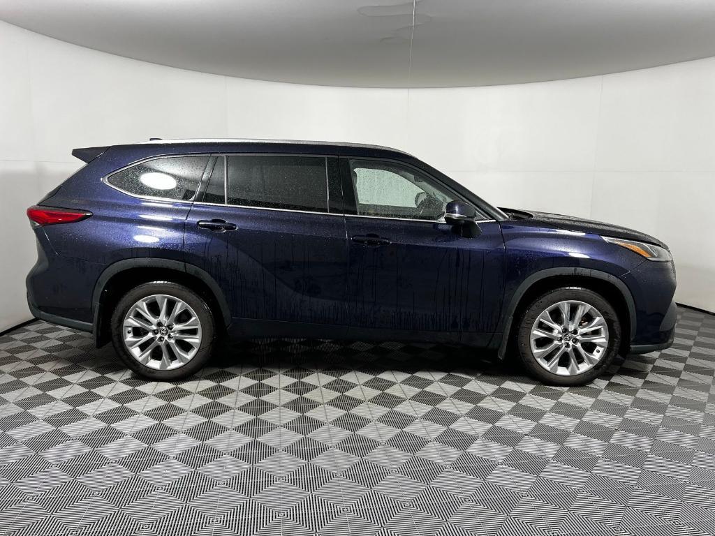 used 2020 Toyota Highlander car, priced at $32,482