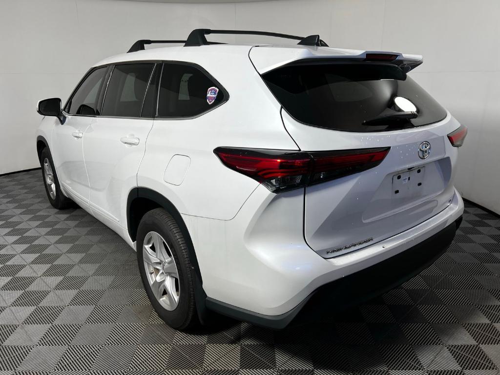 used 2022 Toyota Highlander car, priced at $33,437