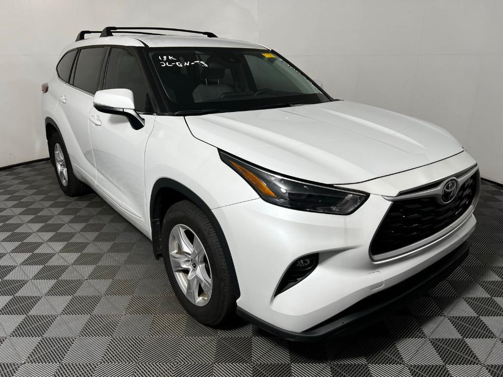 used 2022 Toyota Highlander car, priced at $33,437