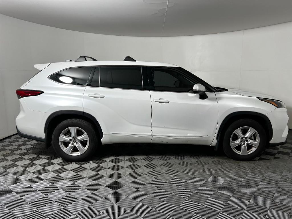 used 2022 Toyota Highlander car, priced at $33,437