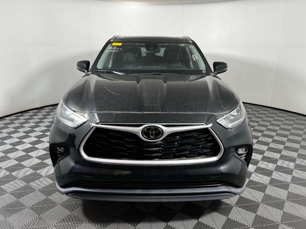 used 2020 Toyota Highlander car, priced at $32,289