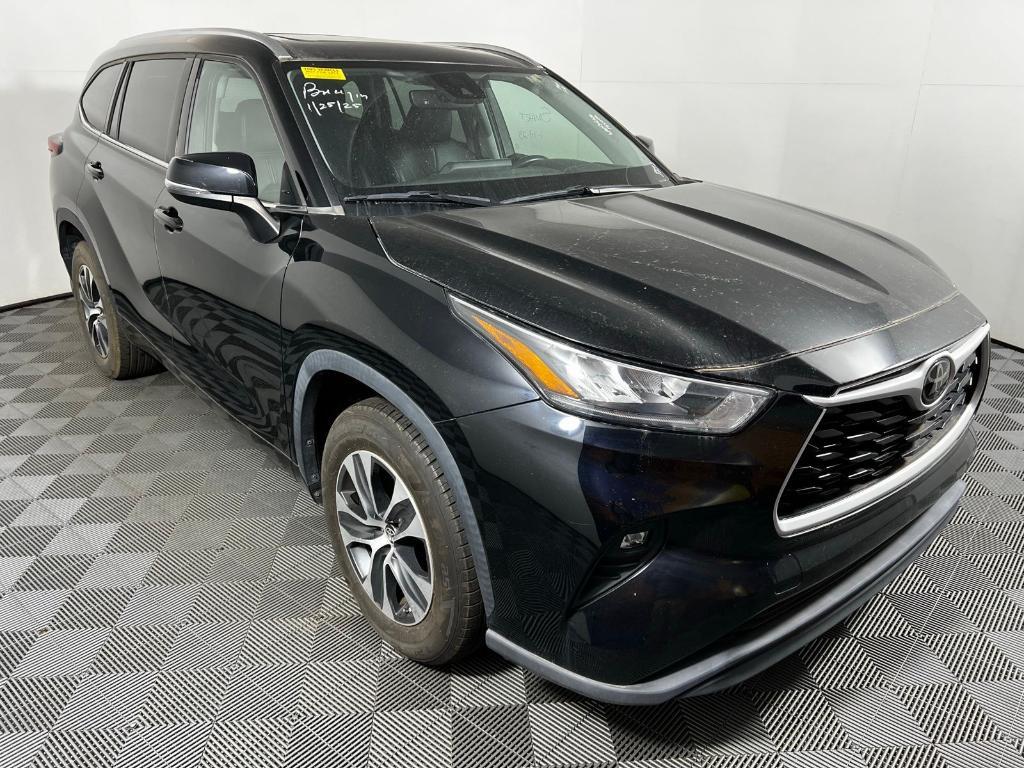 used 2020 Toyota Highlander car, priced at $32,289