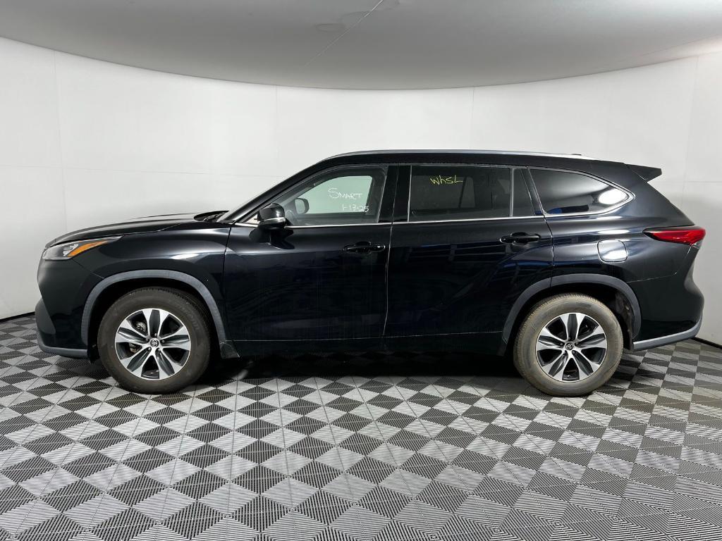 used 2020 Toyota Highlander car, priced at $32,289