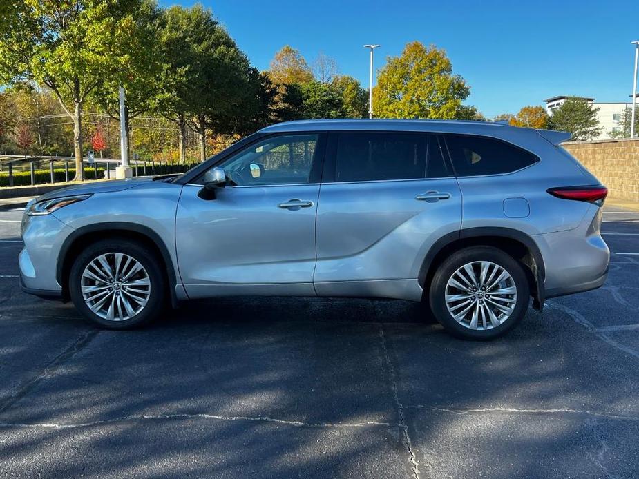 used 2021 Toyota Highlander car, priced at $39,812