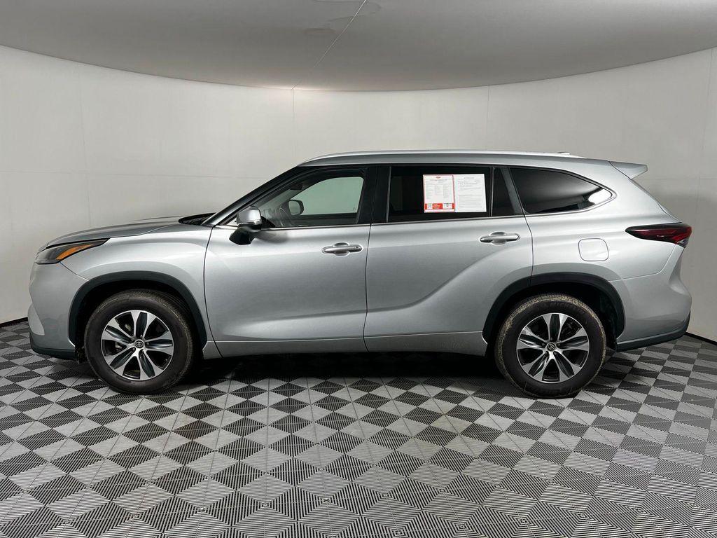 used 2021 Toyota Highlander Hybrid car, priced at $33,531