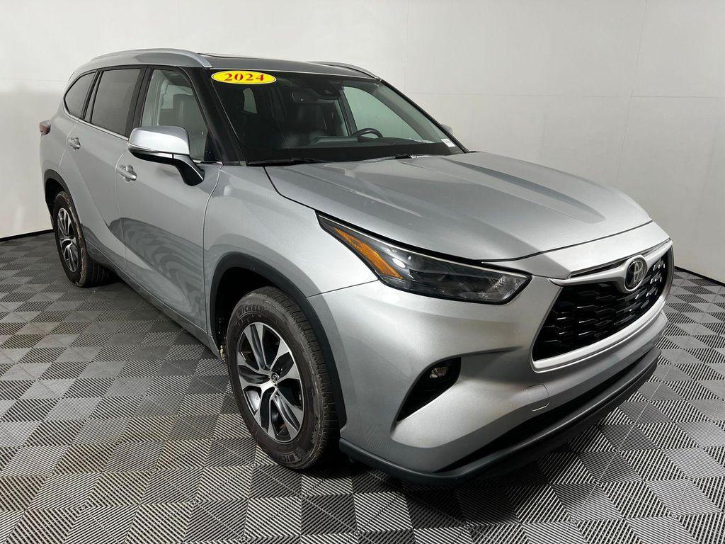 used 2021 Toyota Highlander Hybrid car, priced at $33,531