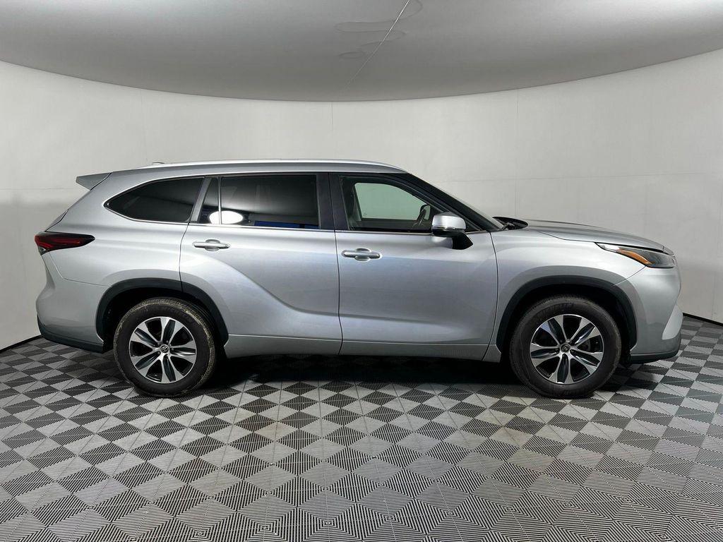used 2021 Toyota Highlander Hybrid car, priced at $33,531