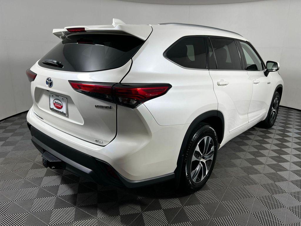 used 2021 Toyota Highlander Hybrid car, priced at $32,169