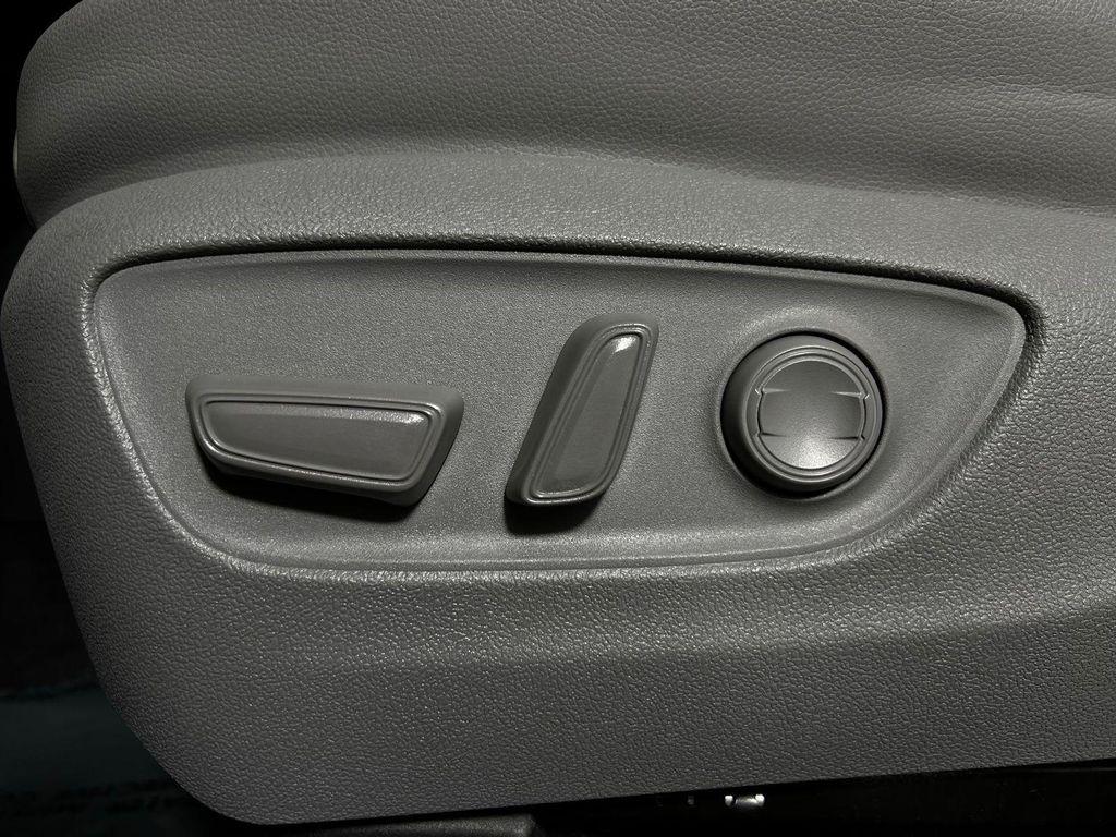 used 2021 Toyota Highlander Hybrid car, priced at $32,169