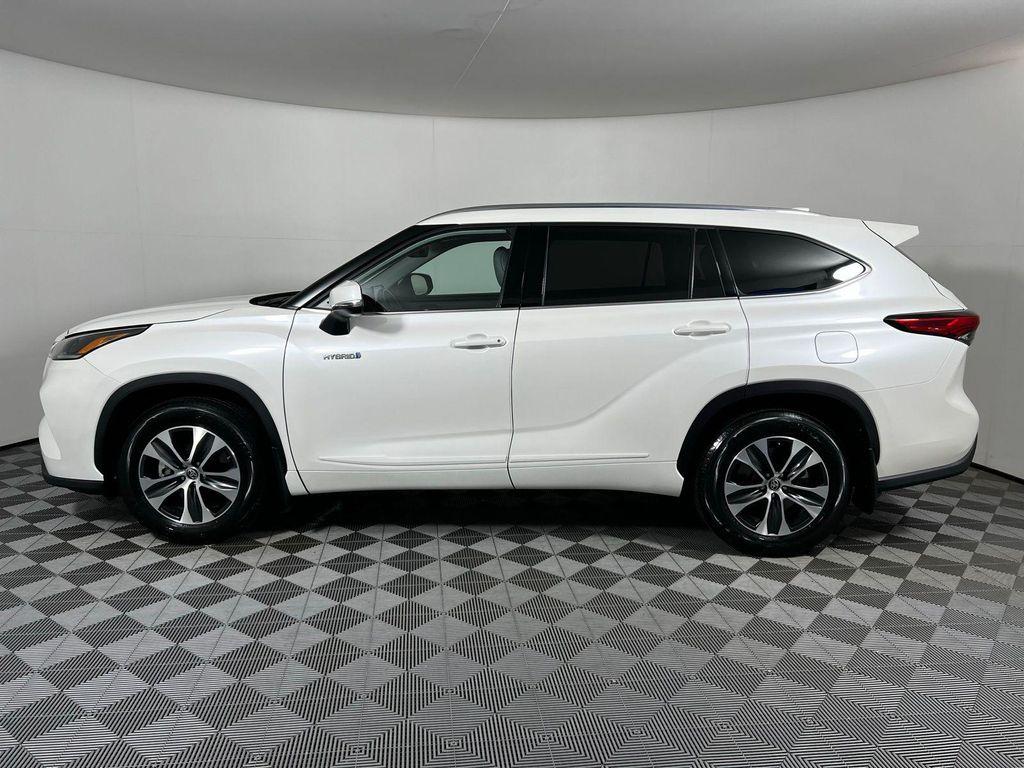 used 2021 Toyota Highlander Hybrid car, priced at $32,169