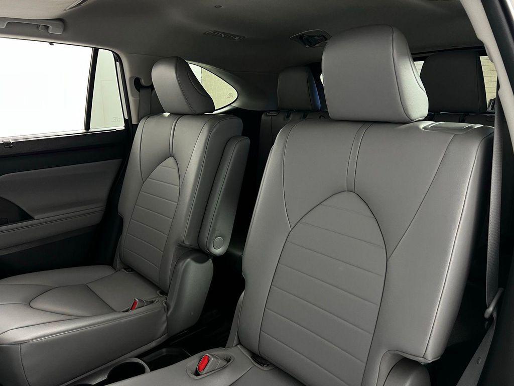 used 2021 Toyota Highlander Hybrid car, priced at $32,169