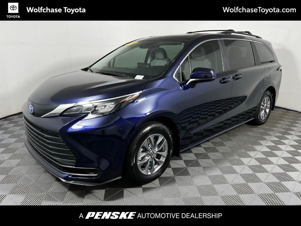 used 2024 Toyota Sienna car, priced at $44,374