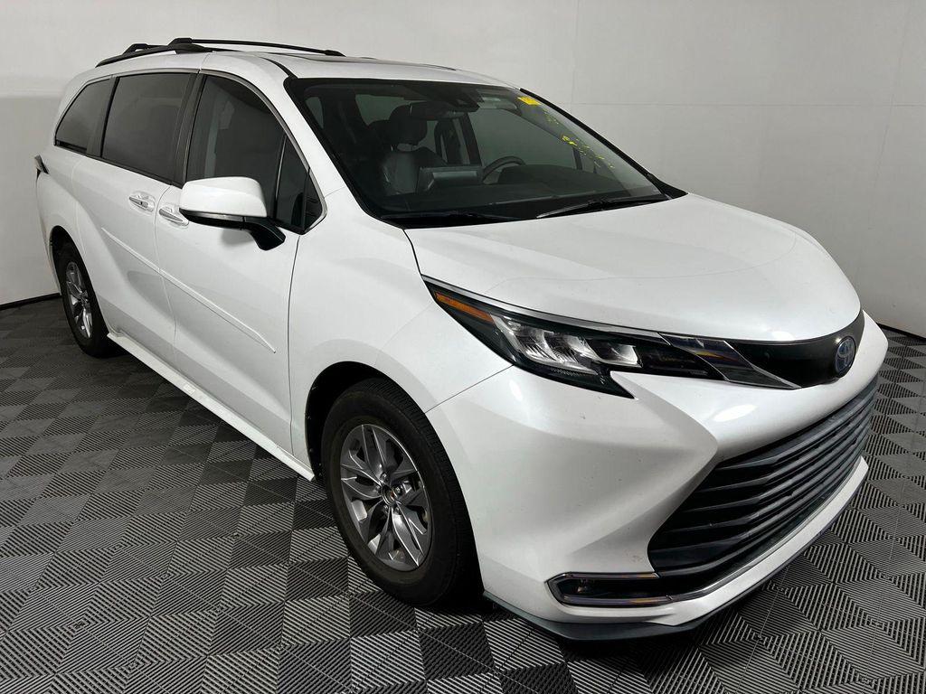 used 2022 Toyota Sienna car, priced at $35,287