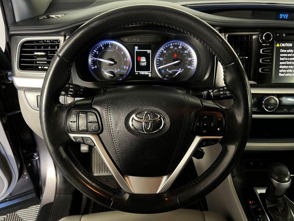 used 2019 Toyota Highlander car, priced at $22,290