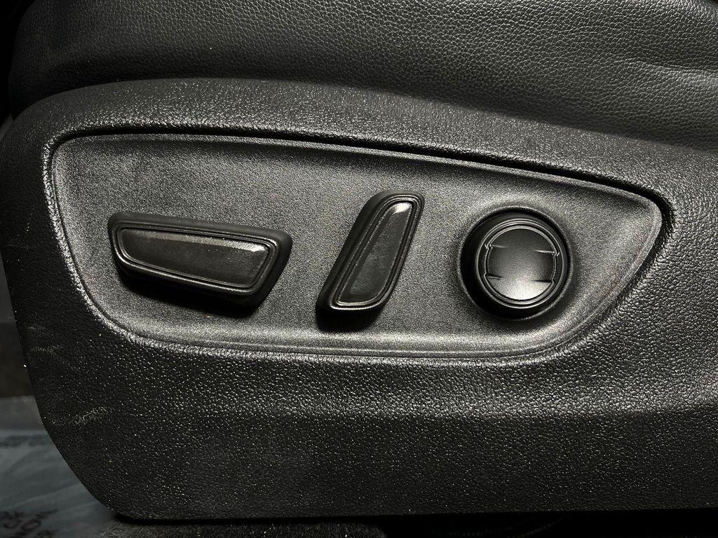 used 2022 Toyota Highlander car, priced at $33,181