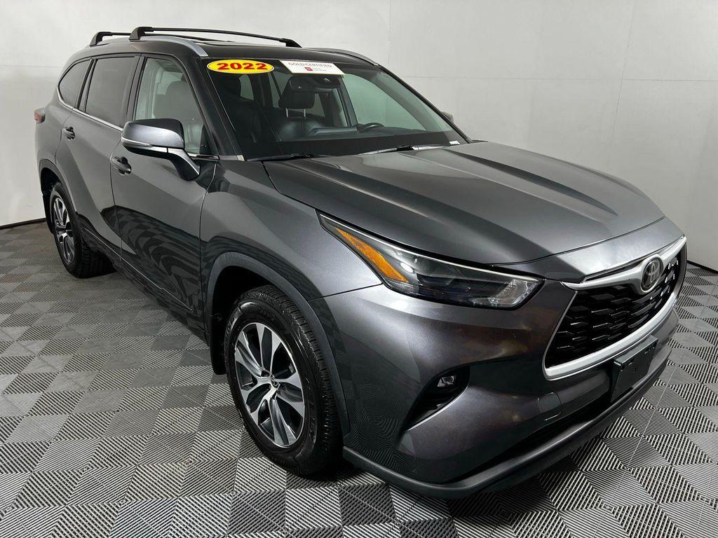 used 2022 Toyota Highlander car, priced at $33,181