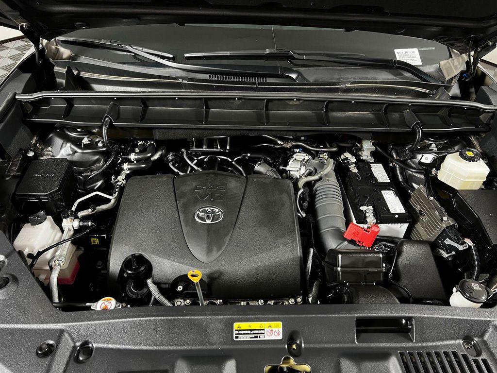 used 2022 Toyota Highlander car, priced at $33,181