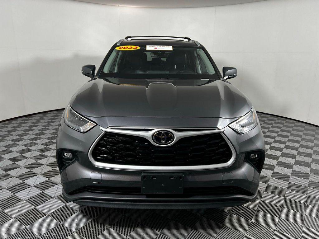 used 2022 Toyota Highlander car, priced at $33,181