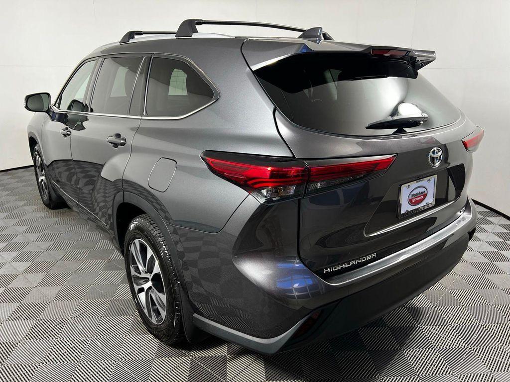 used 2022 Toyota Highlander car, priced at $33,181