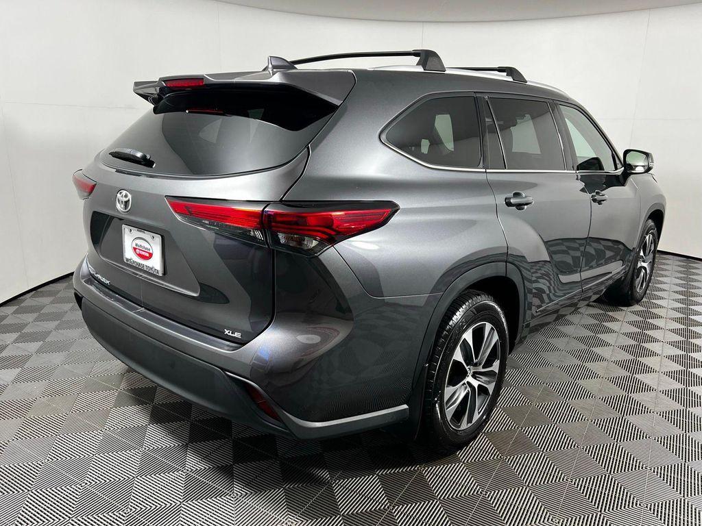 used 2022 Toyota Highlander car, priced at $33,181