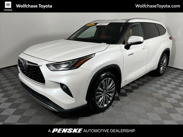 used 2020 Toyota Highlander Hybrid car, priced at $35,434