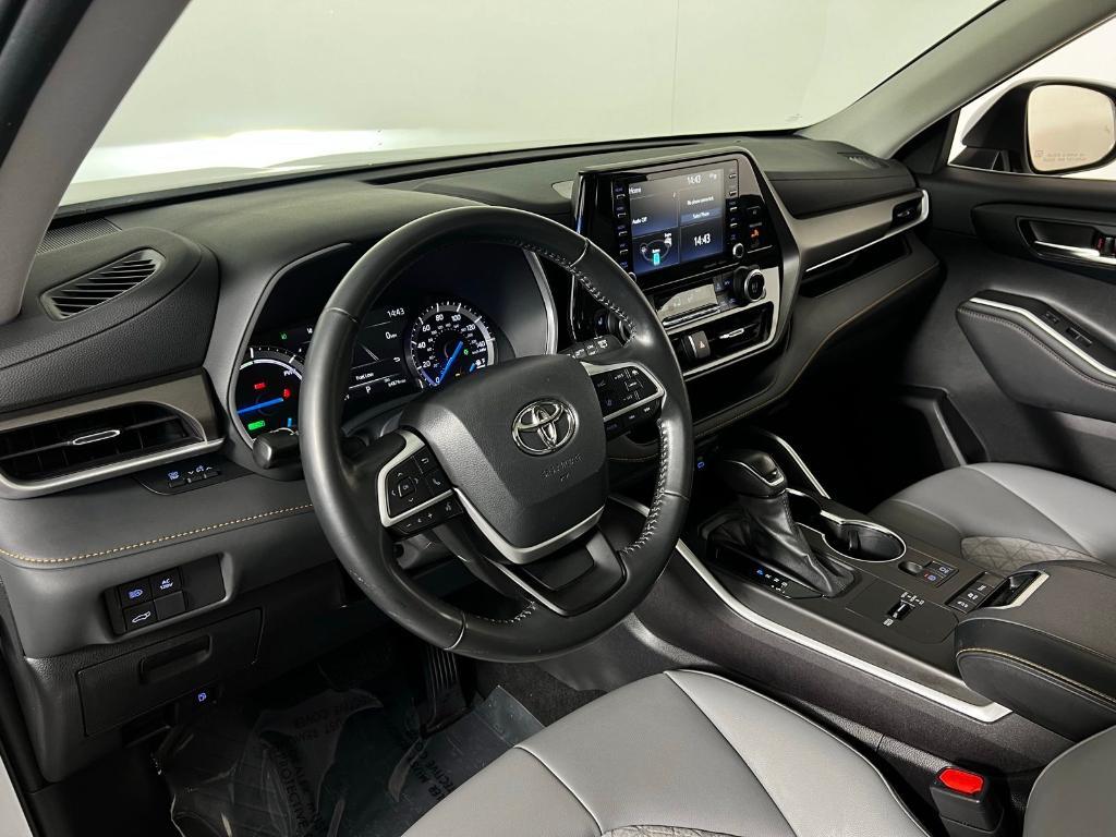 used 2022 Toyota Highlander Hybrid car, priced at $35,281