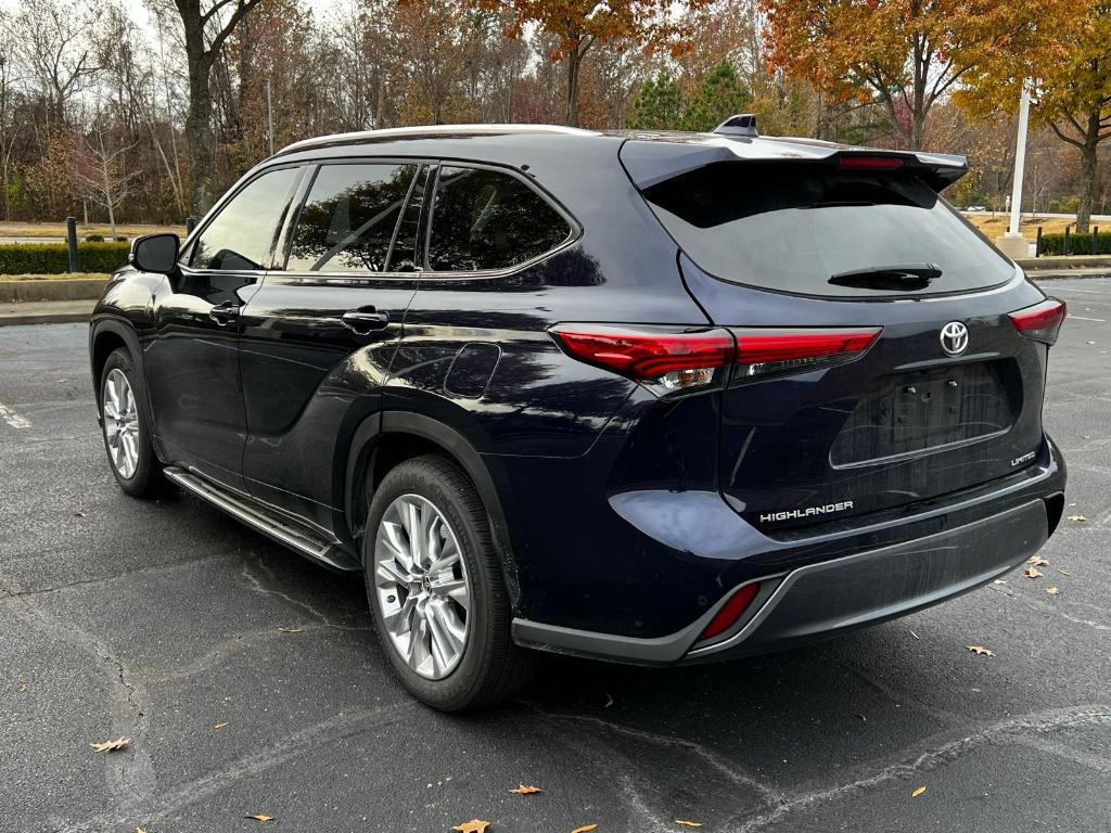 used 2023 Toyota Highlander car, priced at $35,152