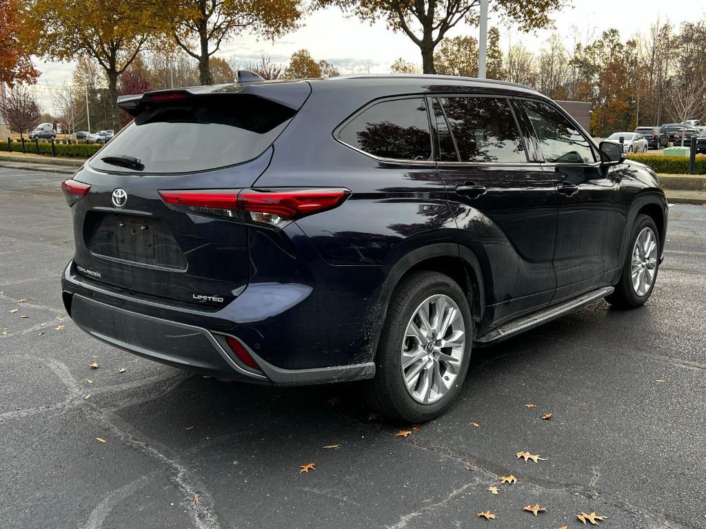 used 2023 Toyota Highlander car, priced at $35,152