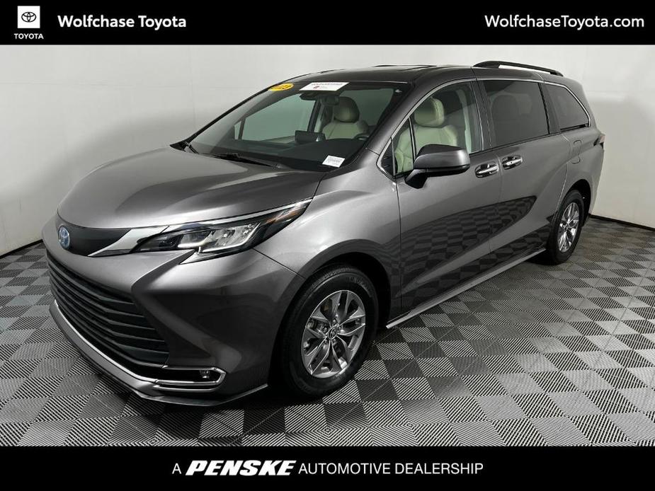 used 2023 Toyota Sienna car, priced at $43,007