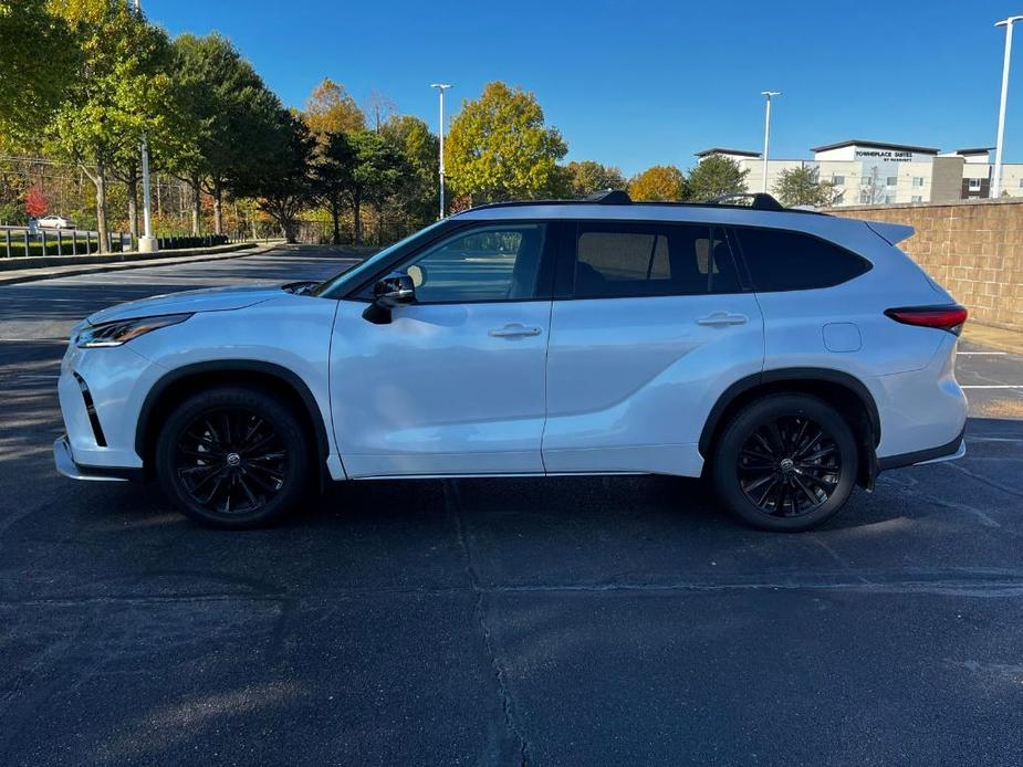 used 2023 Toyota Highlander car, priced at $42,324