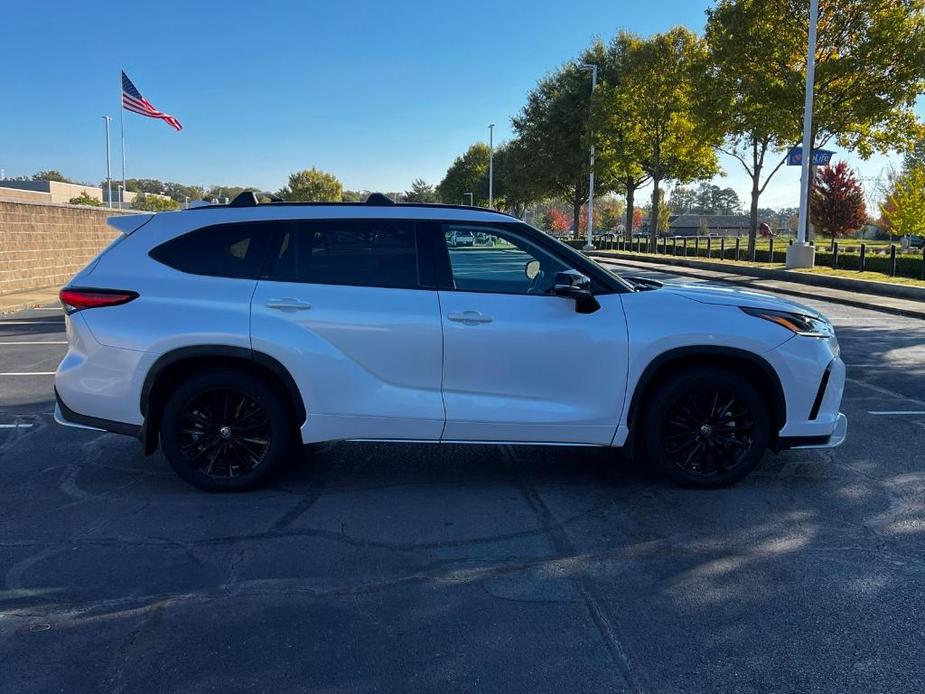 used 2023 Toyota Highlander car, priced at $42,324