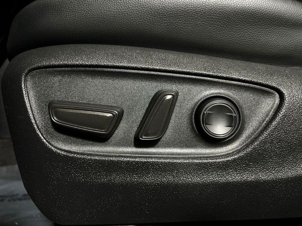 used 2023 Toyota Highlander car, priced at $30,729