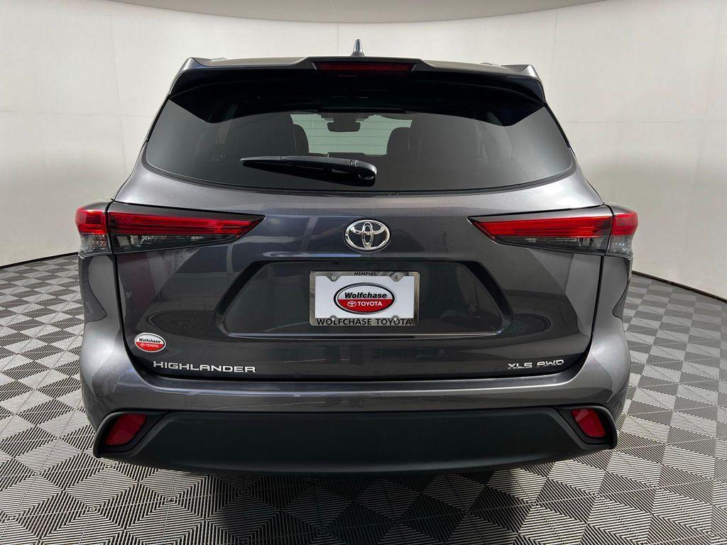 used 2023 Toyota Highlander car, priced at $30,729