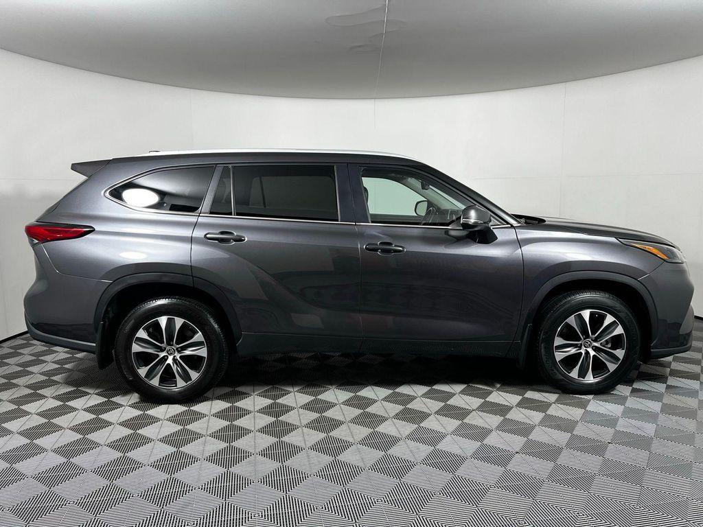 used 2023 Toyota Highlander car, priced at $30,729