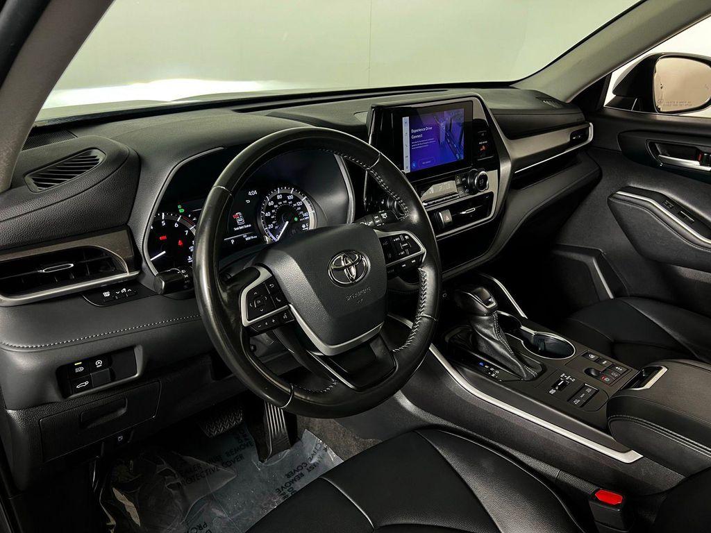 used 2023 Toyota Highlander car, priced at $30,729