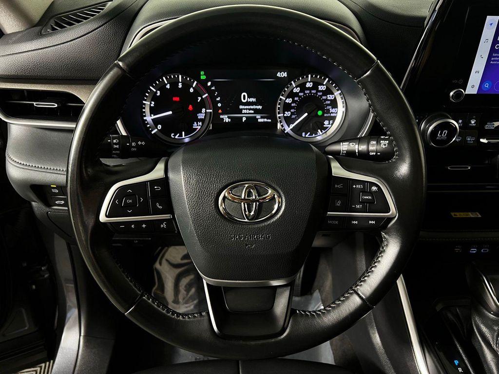 used 2023 Toyota Highlander car, priced at $30,729
