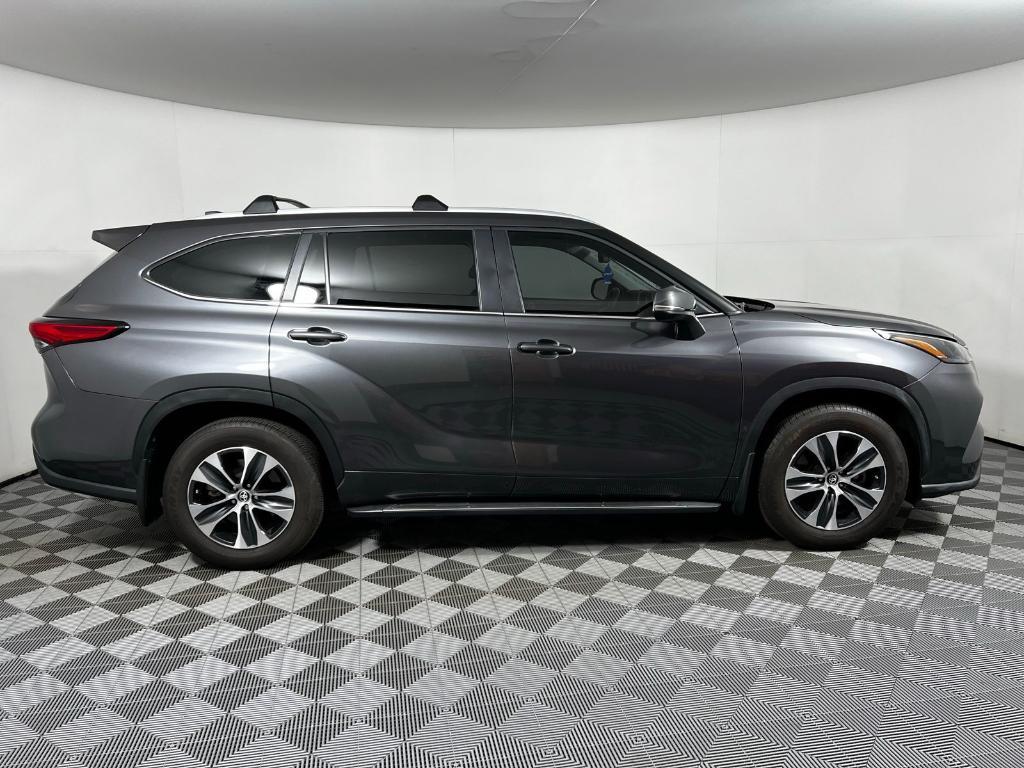 used 2023 Toyota Highlander car, priced at $39,983