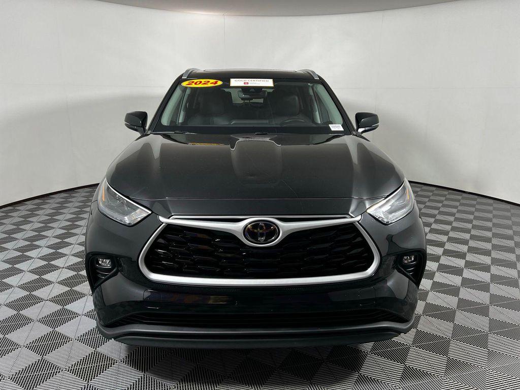 used 2024 Toyota Highlander car, priced at $38,068