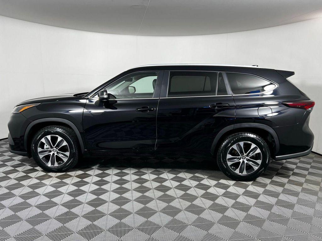 used 2024 Toyota Highlander car, priced at $38,068