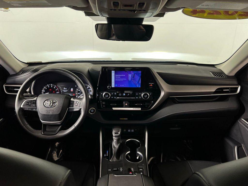 used 2024 Toyota Highlander car, priced at $38,068