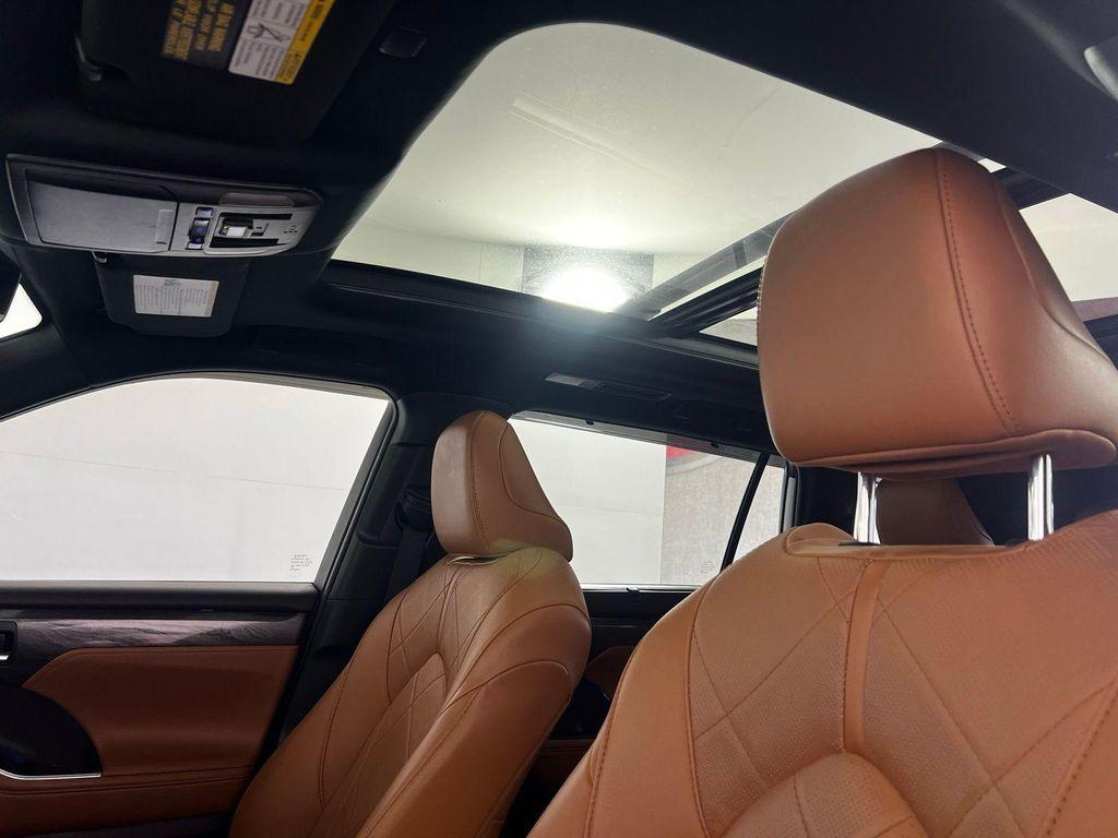 used 2021 Toyota Highlander Hybrid car, priced at $37,631