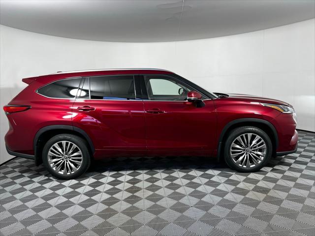 used 2021 Toyota Highlander car, priced at $41,474