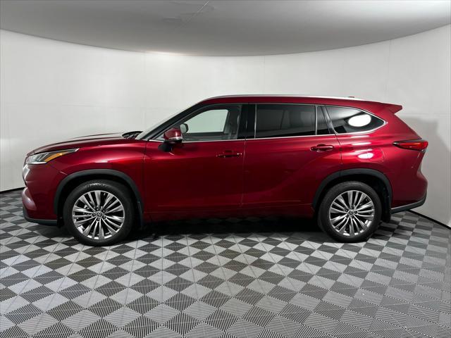 used 2021 Toyota Highlander car, priced at $41,474