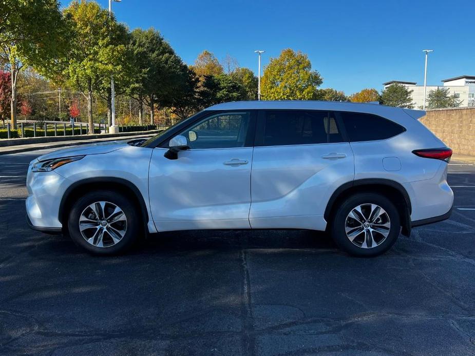 used 2023 Toyota Highlander car, priced at $39,724