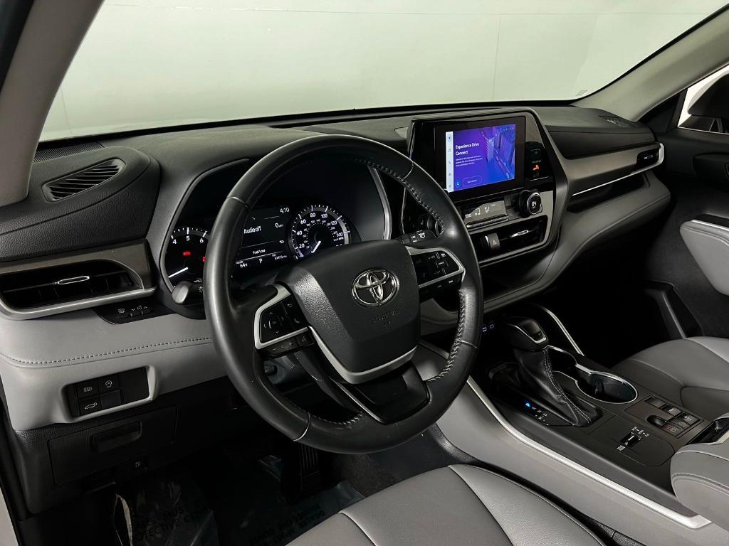 used 2023 Toyota Highlander car, priced at $35,388