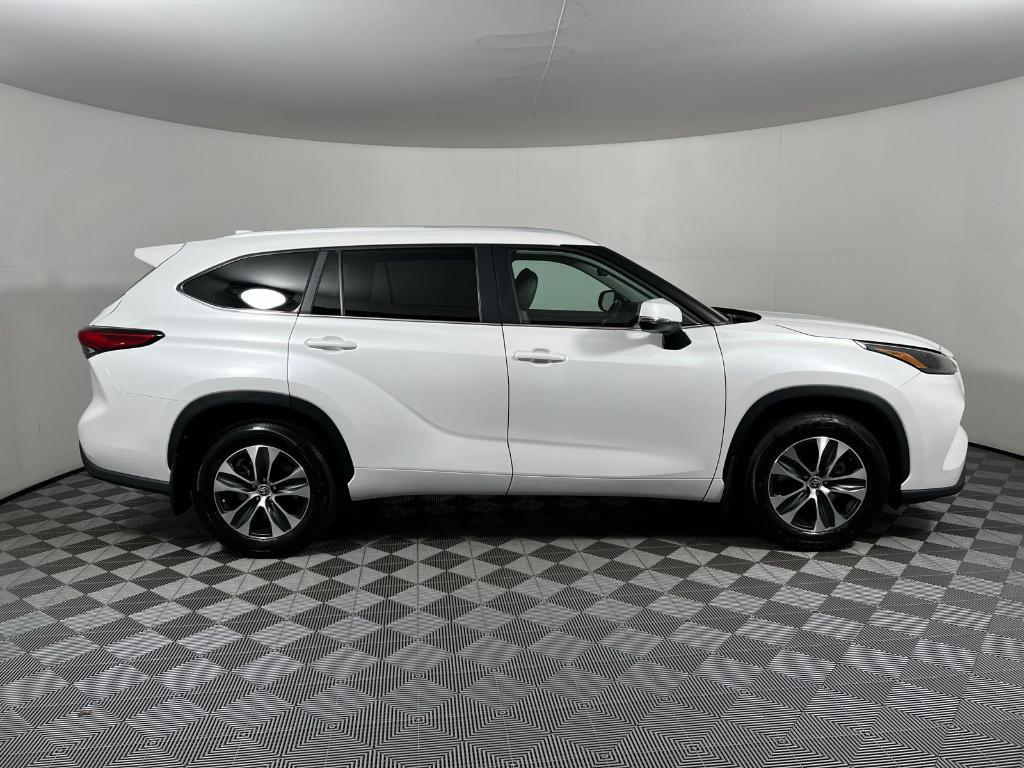 used 2023 Toyota Highlander car, priced at $35,388