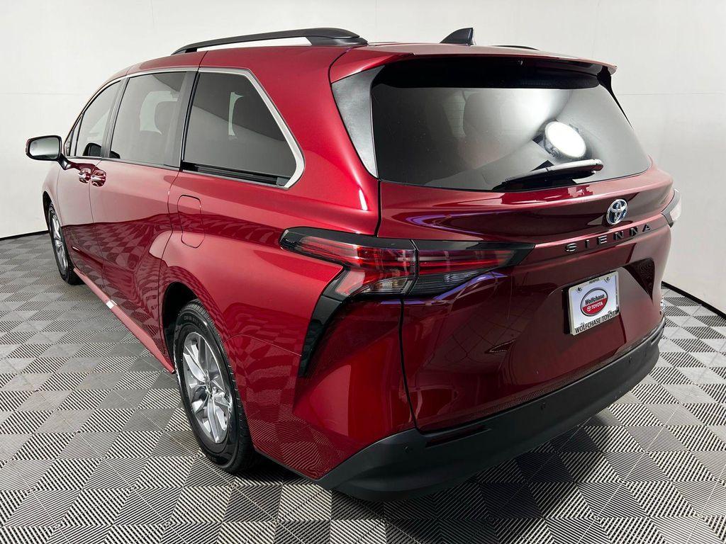 used 2022 Toyota Sienna car, priced at $35,719